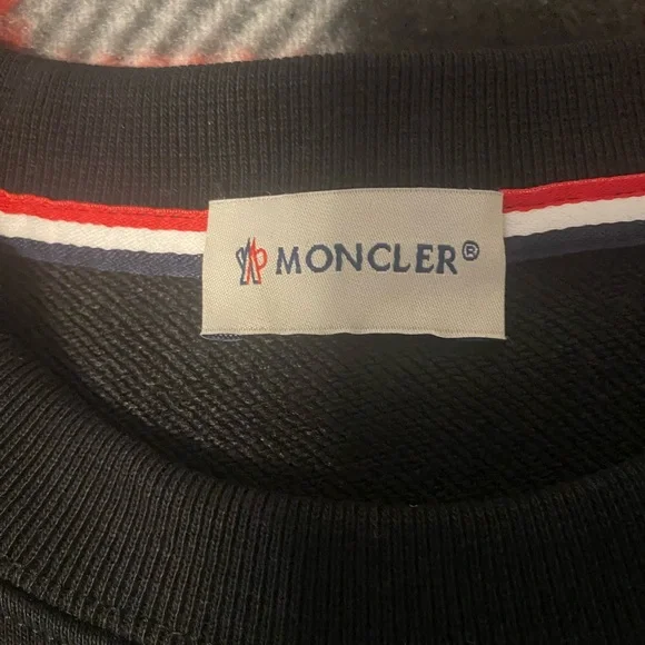Moncler Logo Sweatshirt size M